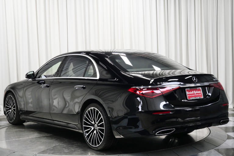 Black Mercedes-Benz S 580 4MATIC with Carmine Red/Black Interior