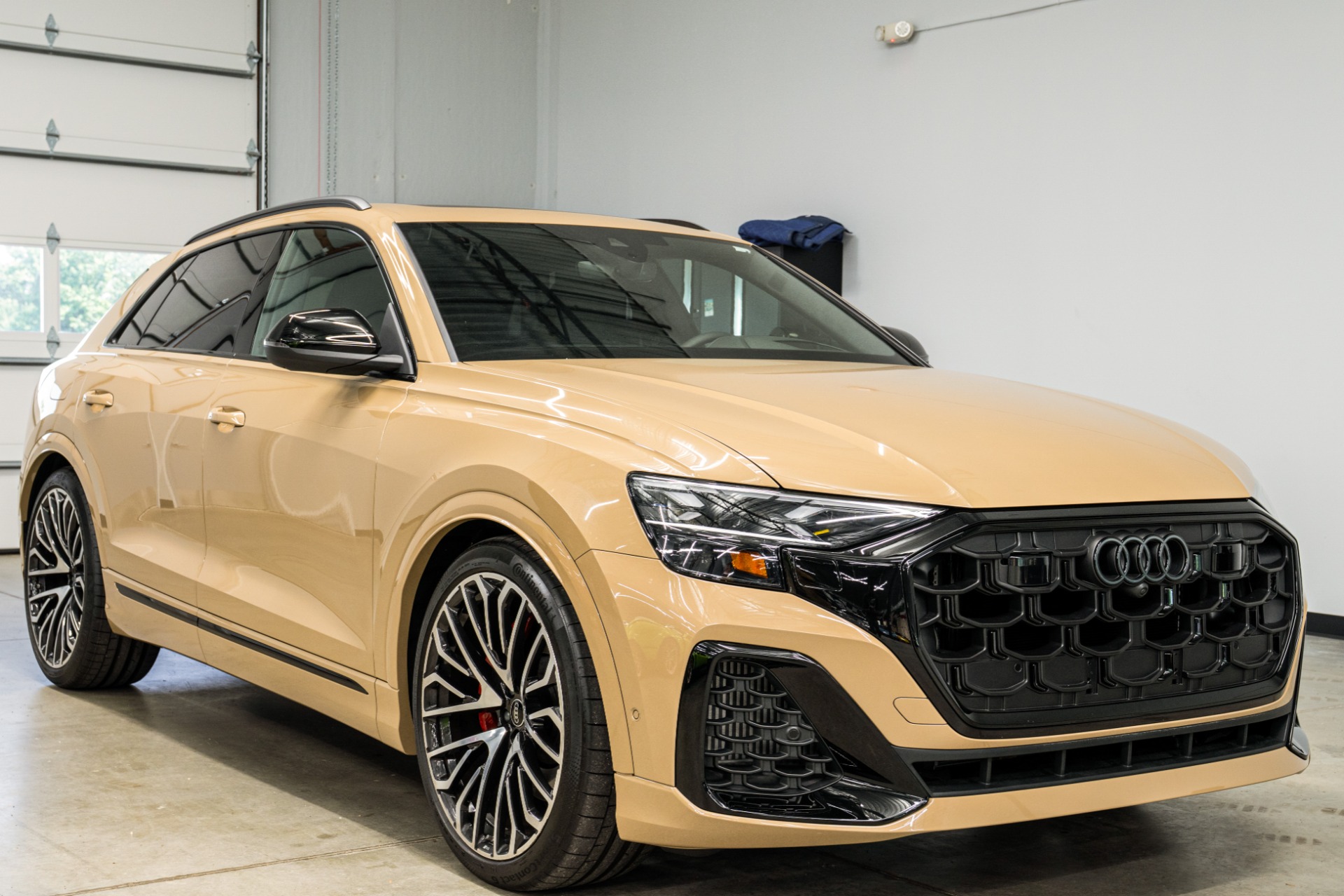 2024 Audi SQ8 Prestige photo 3