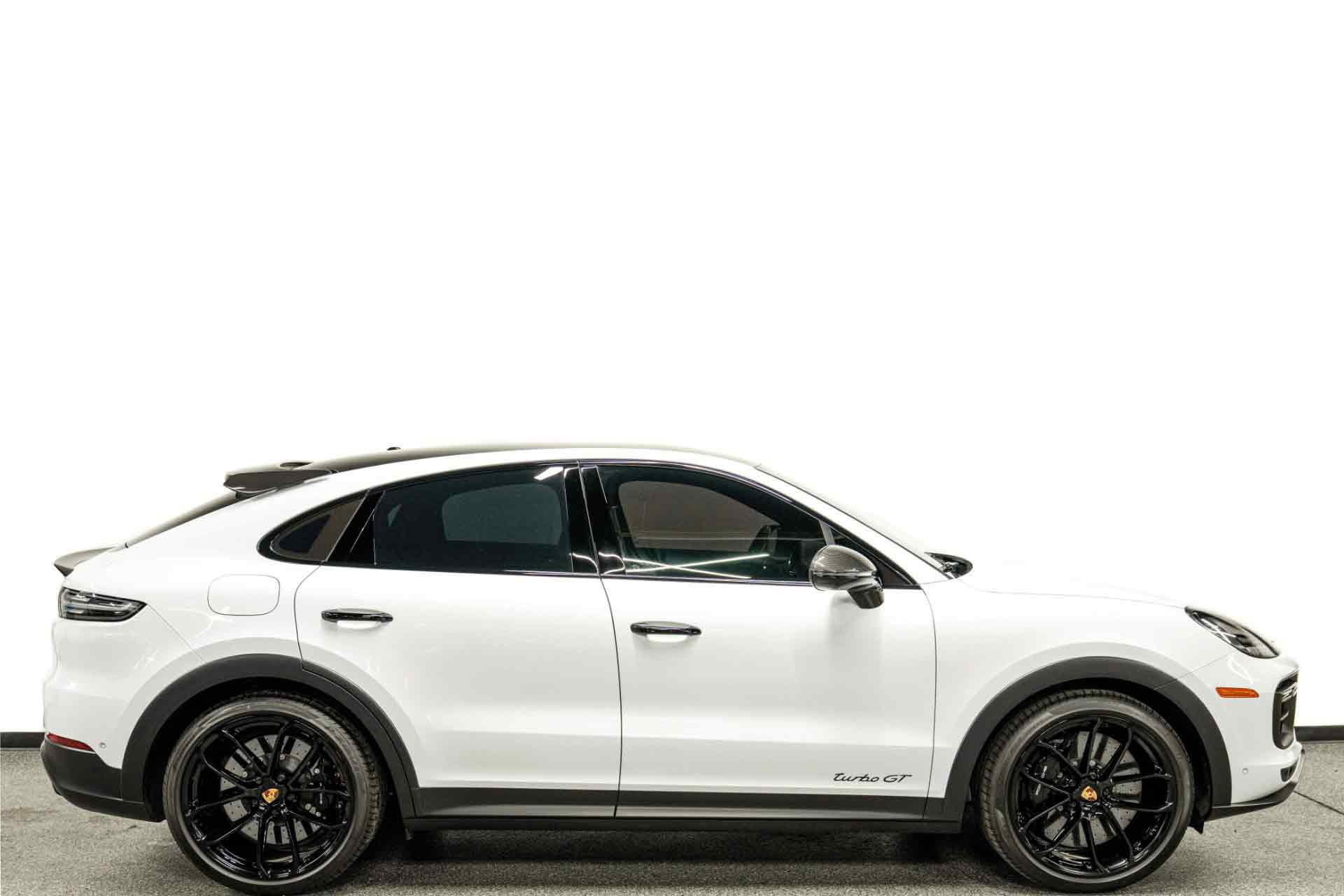 2023 Porsche Cayenne Coupe Turbo GT photo 2