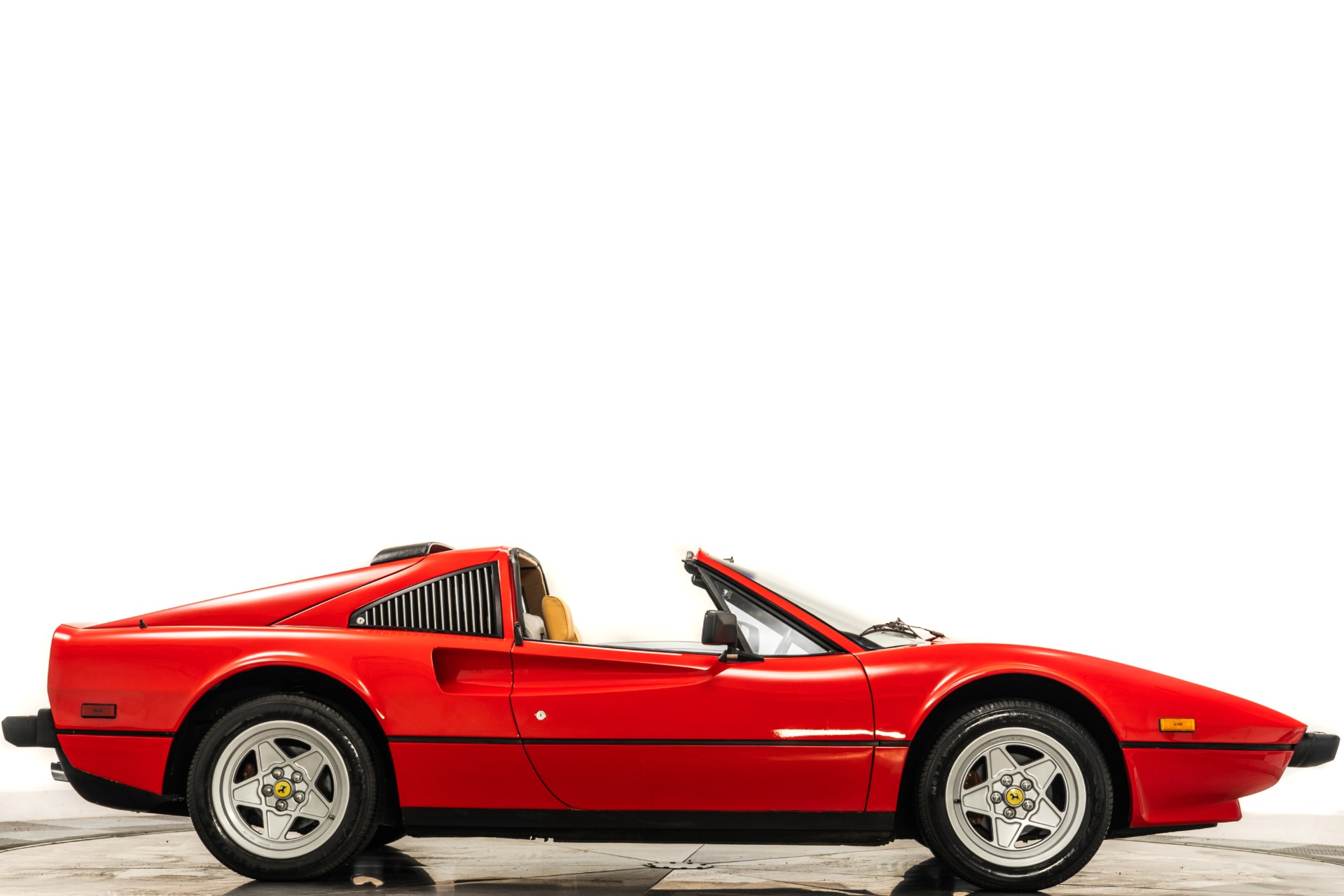 1985 Ferrari 308 GTSi Quattrovalvole photo 2