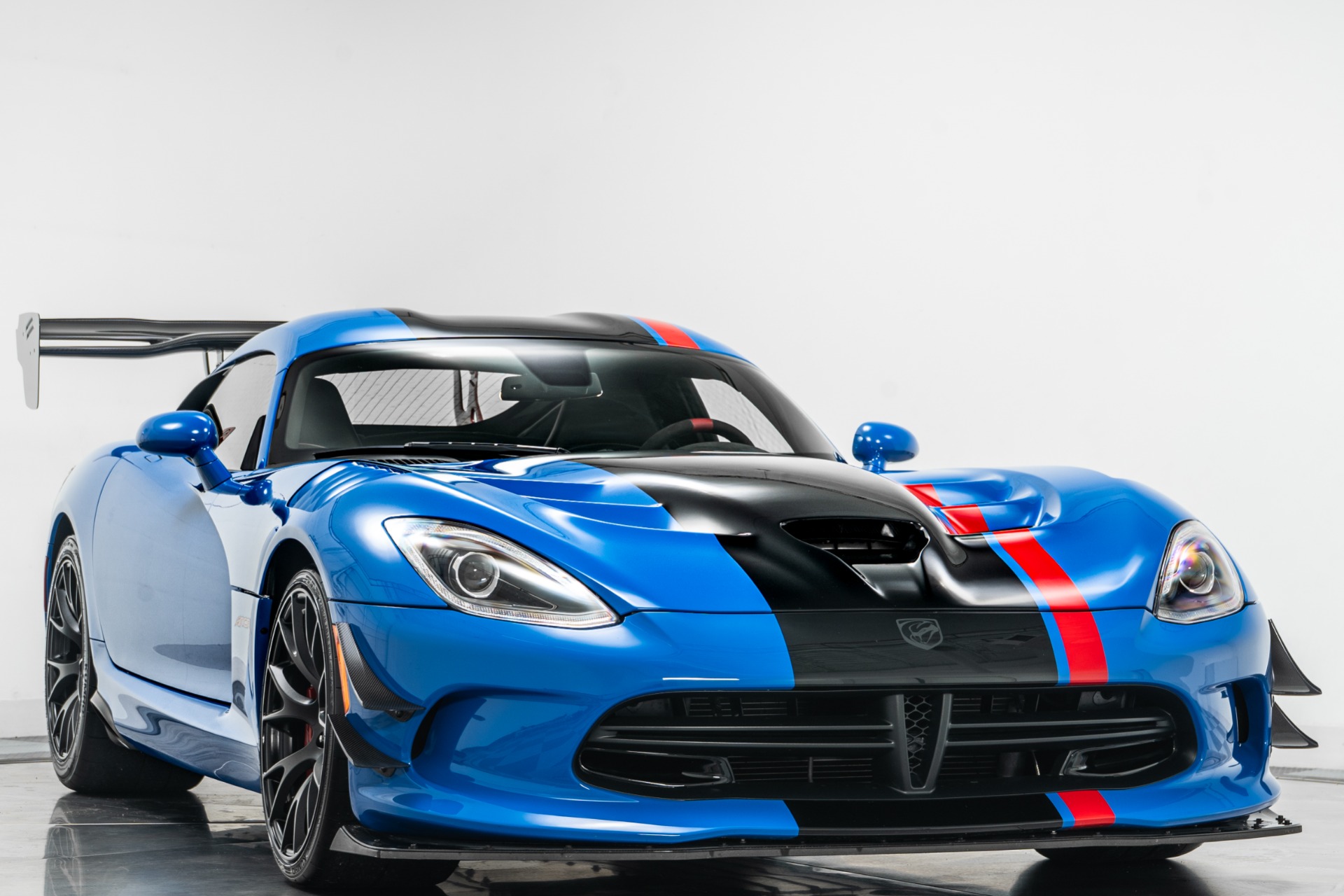 Competition Blue Dodge Viper ACR Extreme Aero with Black/Header