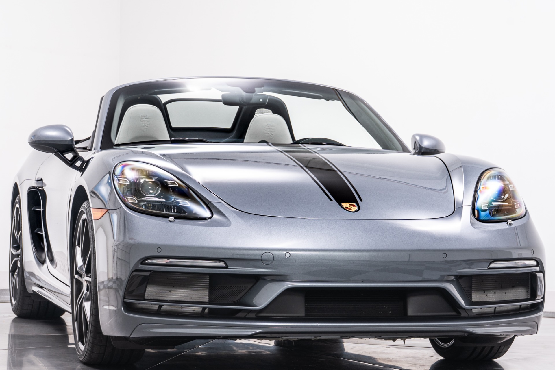 2025 Porsche Boxster photo 3