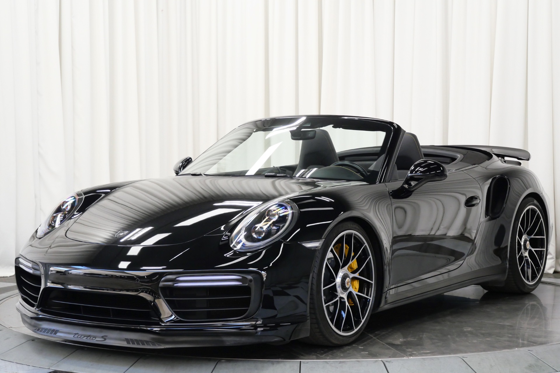 2019 Porsche 911 Turbo S Cabriolet photo 4