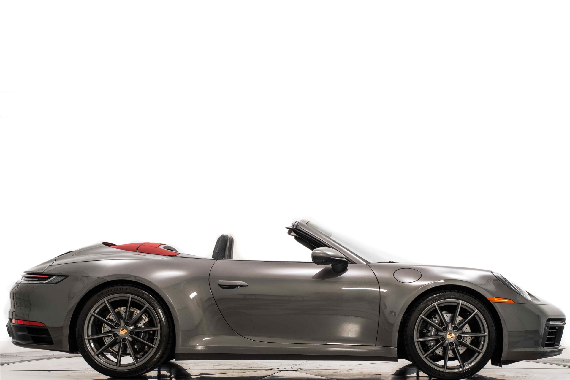 2024 Porsche 911 Cabriolet Sport Classic photo 2