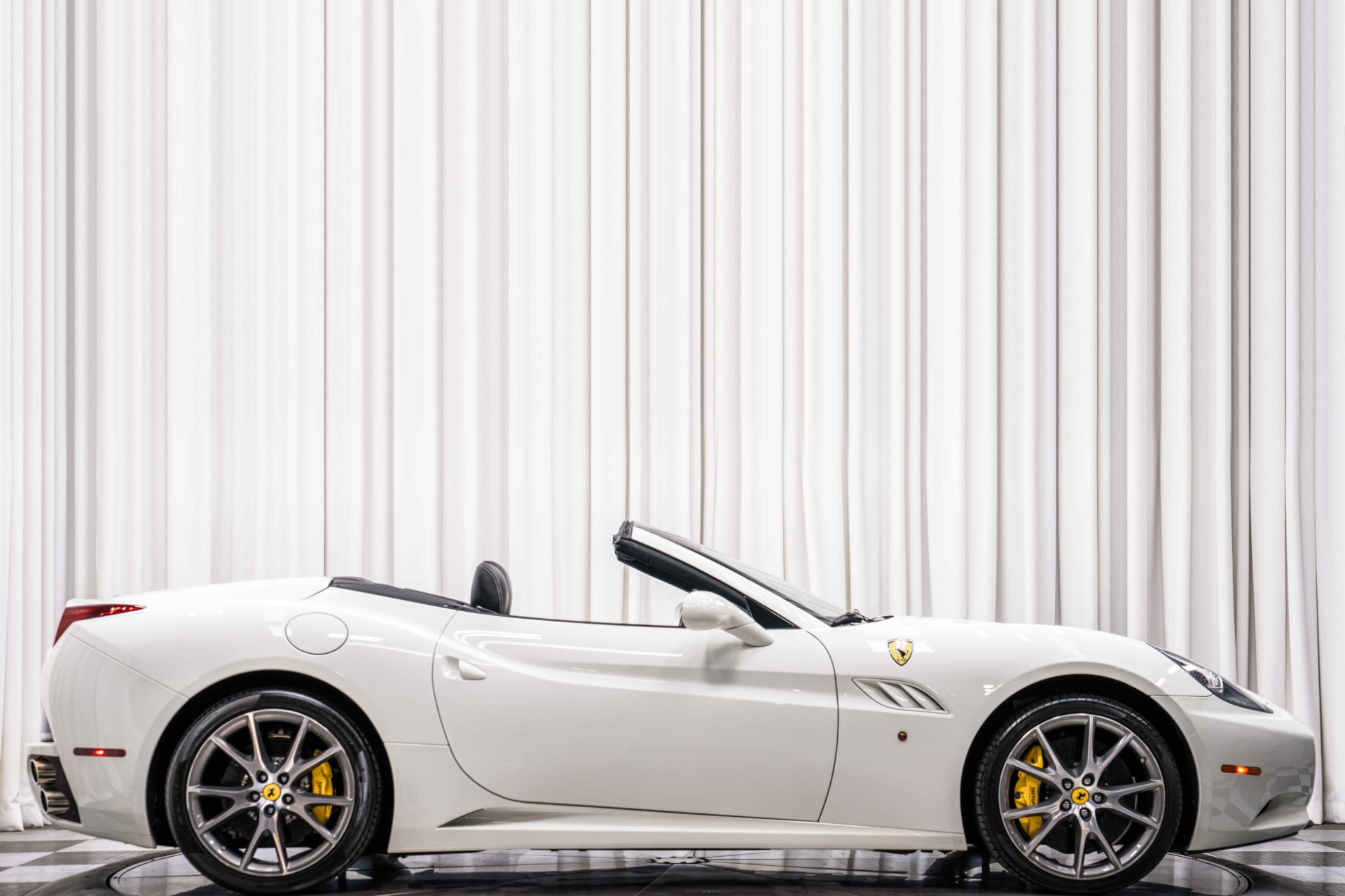 2014 Ferrari California photo 2
