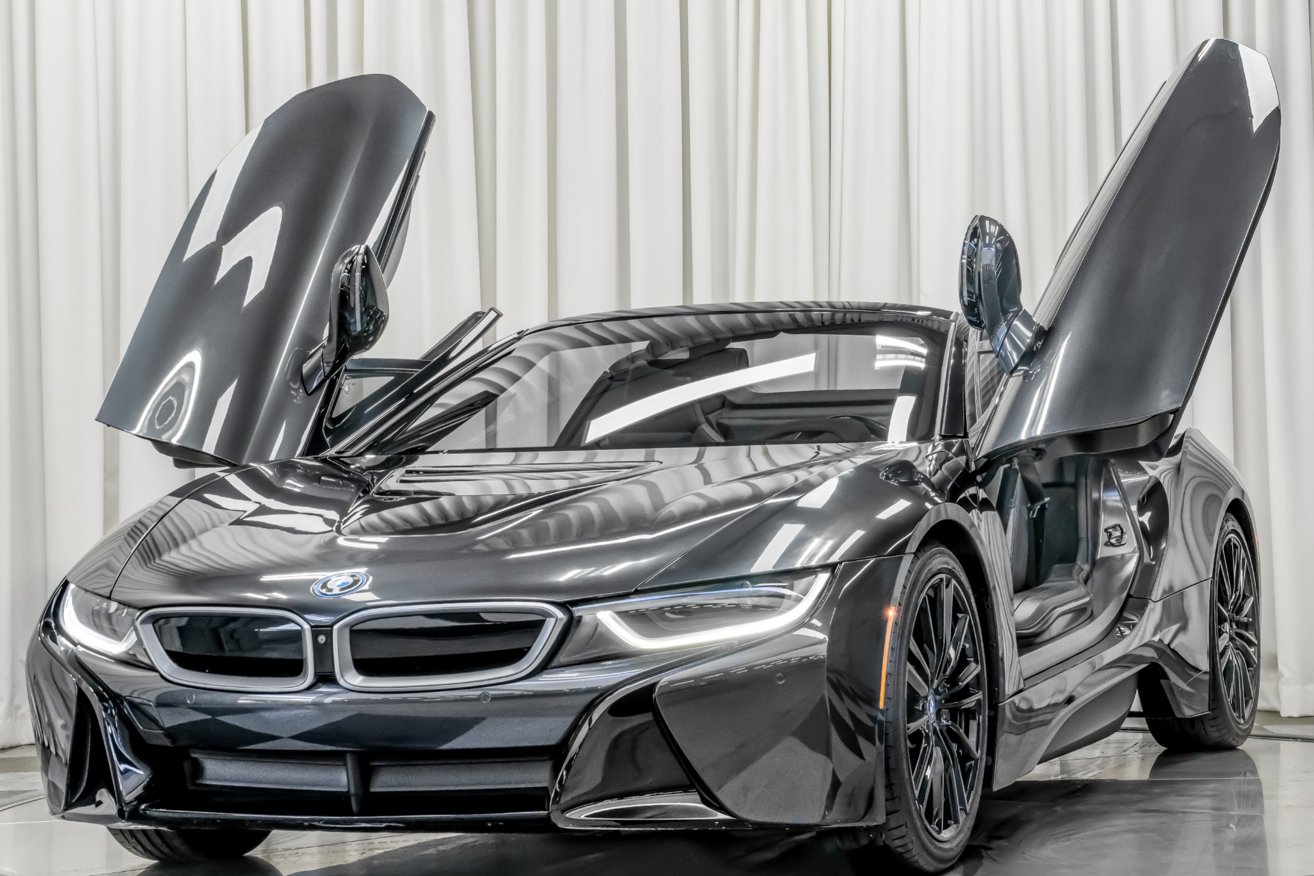 Sophisto Grey Metallic BMW i8 Roadster -Giga Interior, Jet Black