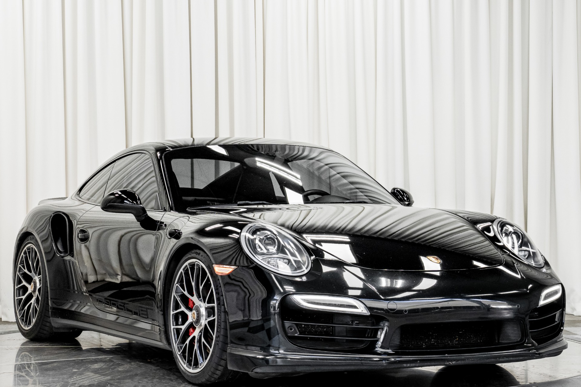 2014 Porsche 911 Turbo photo 2