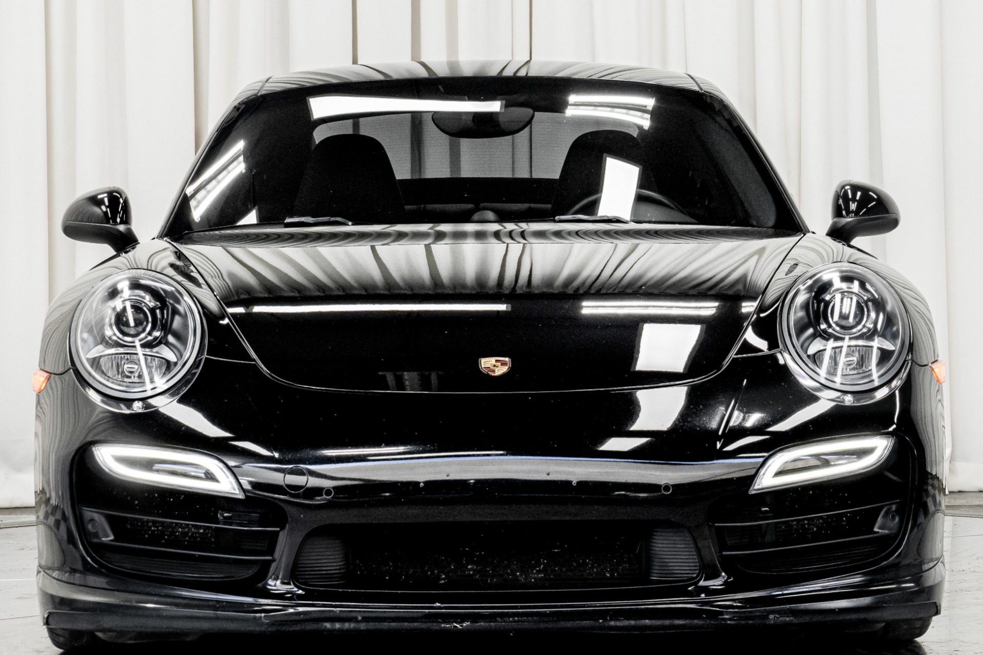 2014 Porsche 911 Turbo photo 3