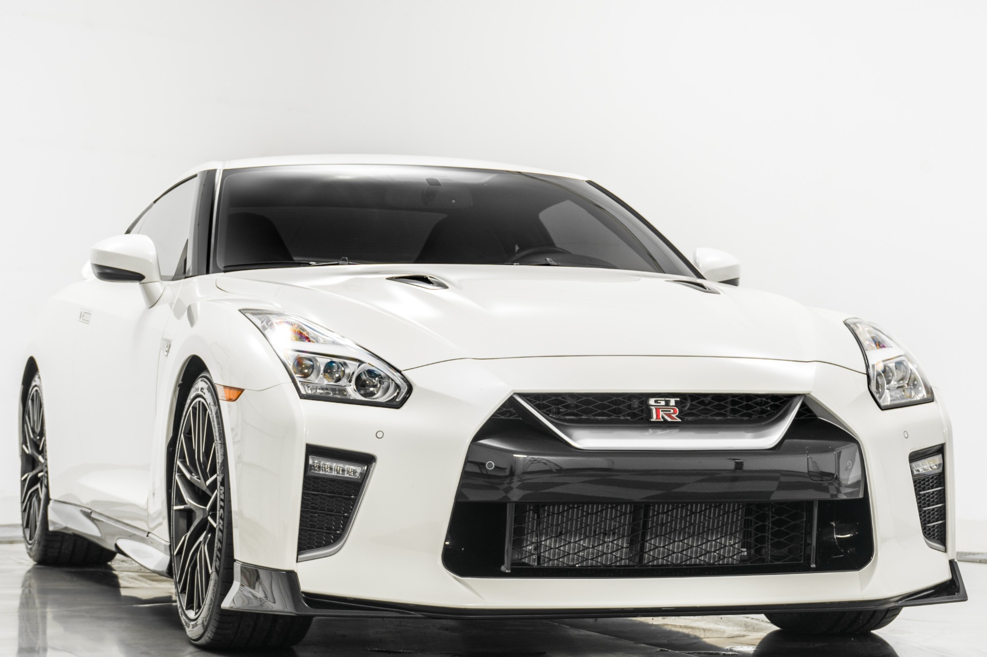 Pearl White Tricoat Nissan GT-R -Premium, Full Paint Protection