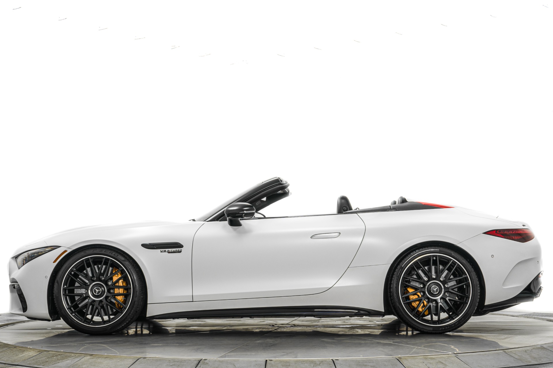 MANUFAKTUR Moonlight White Magno Mercedes-Benz SL63 AMG S E