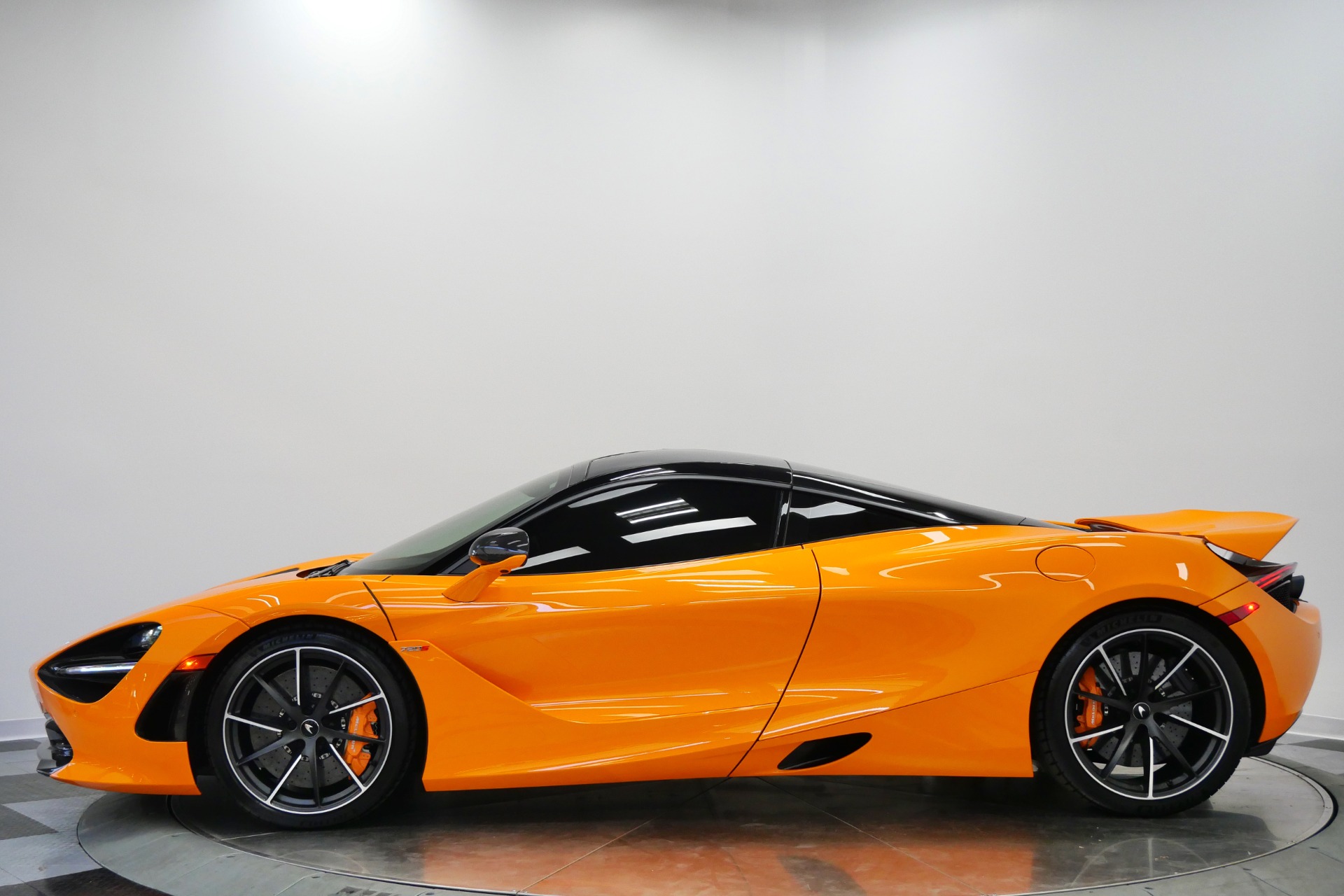 McLaren Orange McLaren 720S Performance -Carbon Packs 1 and 2