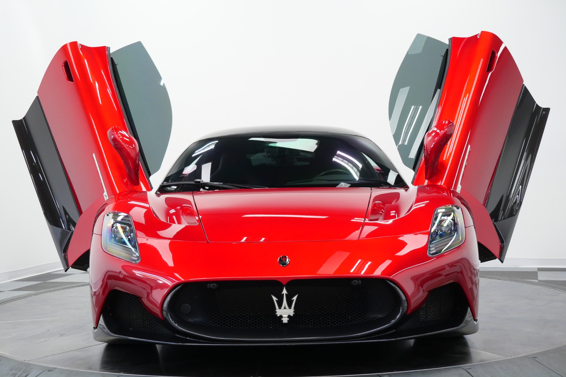 Rosso Vincente Maserati MC20 -Amazing Color, Full Leather Interior