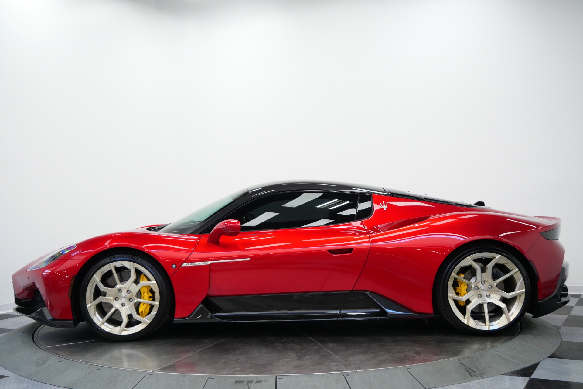 Rosso Vincente Maserati MC20 -Amazing Color, Full Leather Interior