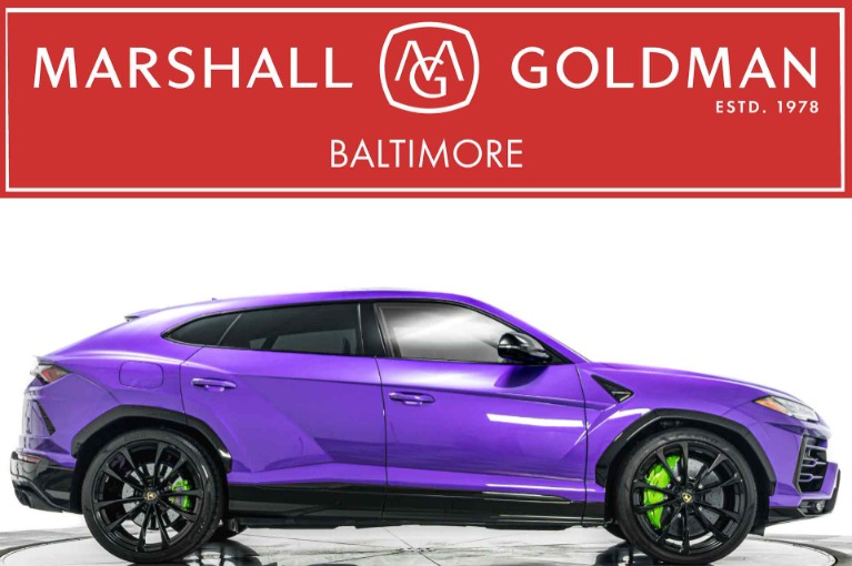 2021 Lamborghini Urus -Great Color Combination, 4 Seat Configuration, Rear Seat Entertainment — photo 1 of 1