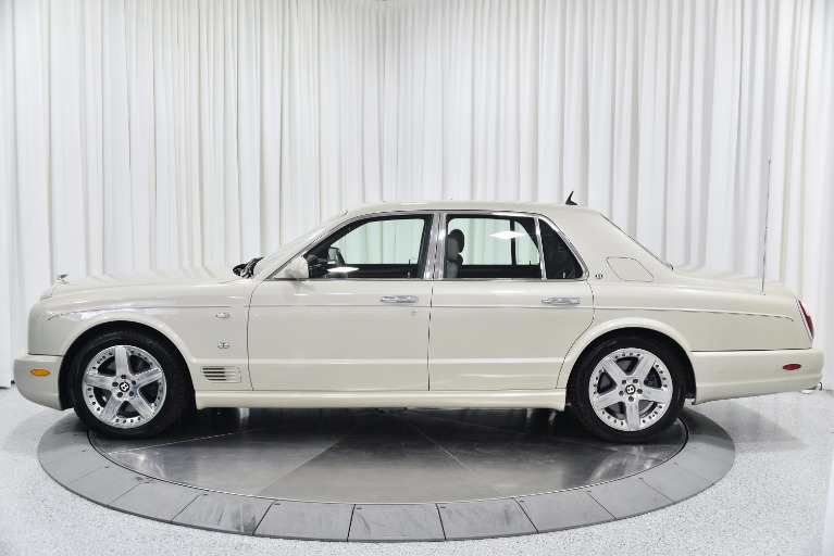 Porcelain Bentley Arnage T with Cinder Interior For Sale - Stock