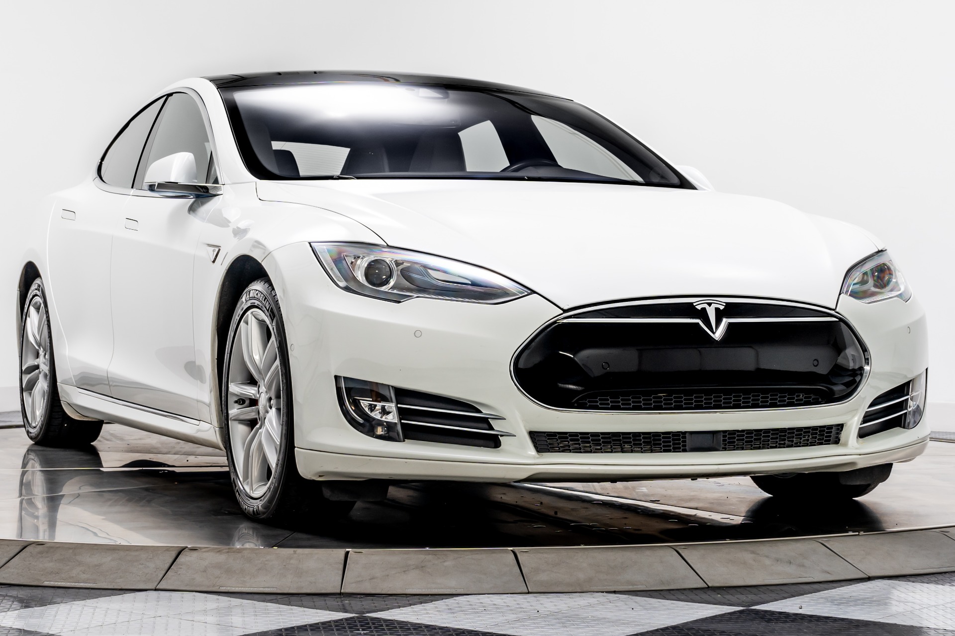 Amazon | VIP SCALE 1/64 テスラ モデルS P85 ホワイト Tesla